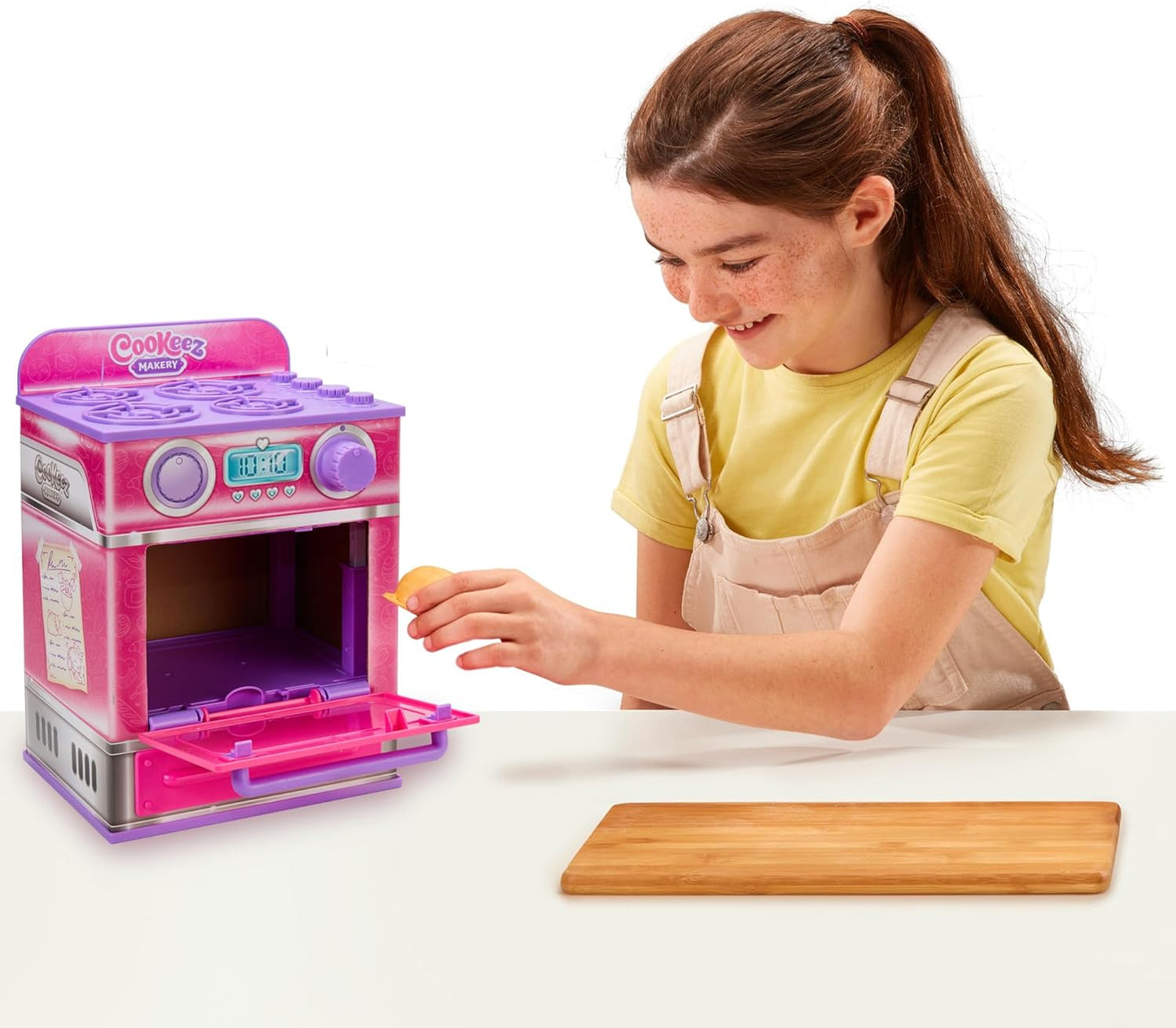 Cinnamon Treatz Oven – Interactive Bake & Reveal Oven Playset with Mystery Scented Plush (Cinnamon Pooch, Fondant Feline, or Strawberry Swirl), Mixing Tools, Dough, & Accessories, 5+