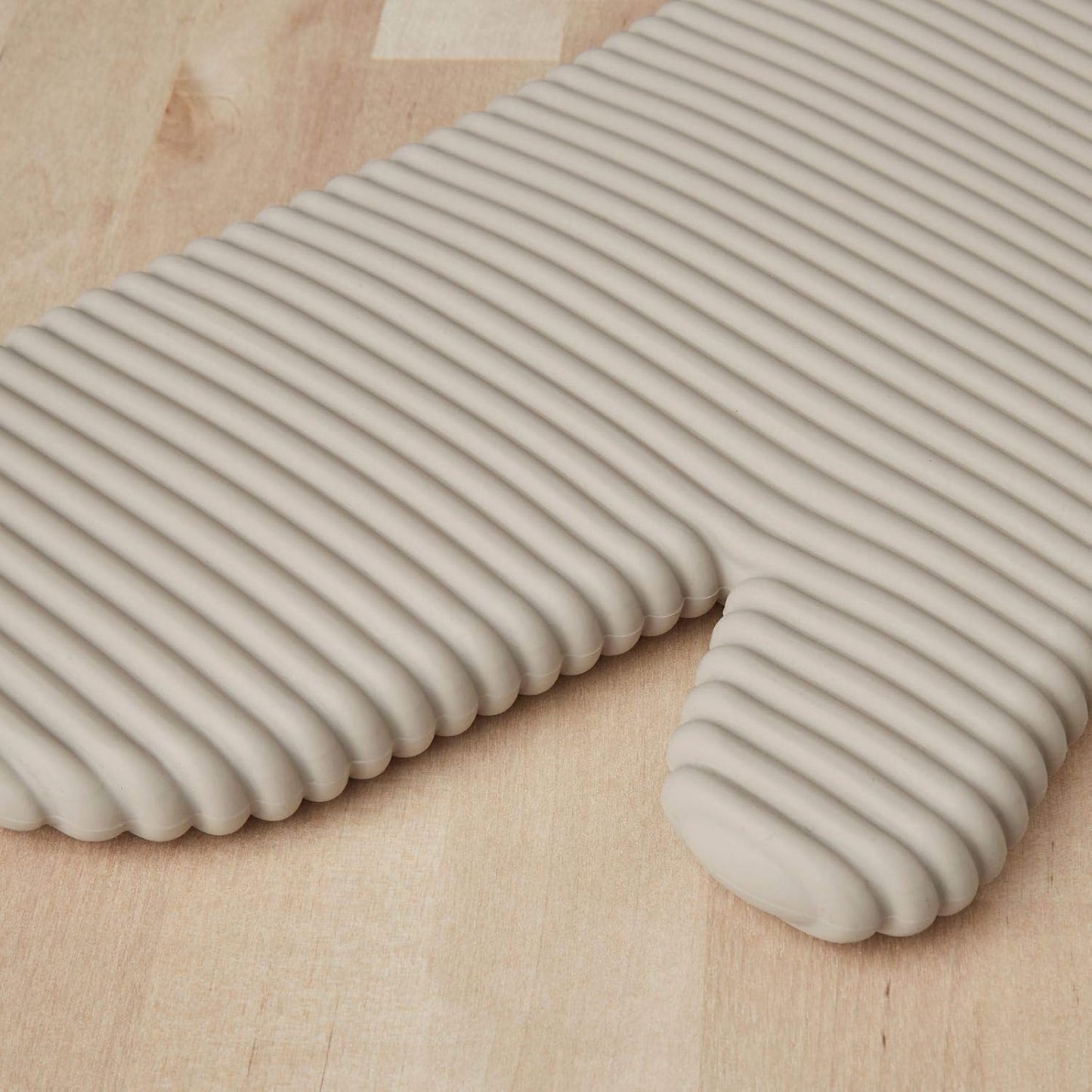 KitchenAid Ribbed Soft Silicone Oven Mitt Set, 7"x13" set